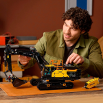 LEGO® Volvo EC500 hibridni bager (42215) - Slika 3